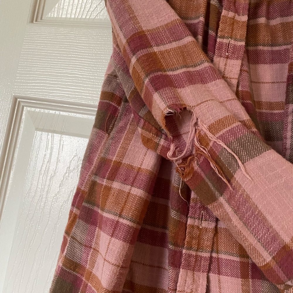 CLEAR OUT PRICE! American Eagle distressed flannel - Picture 6 of 8